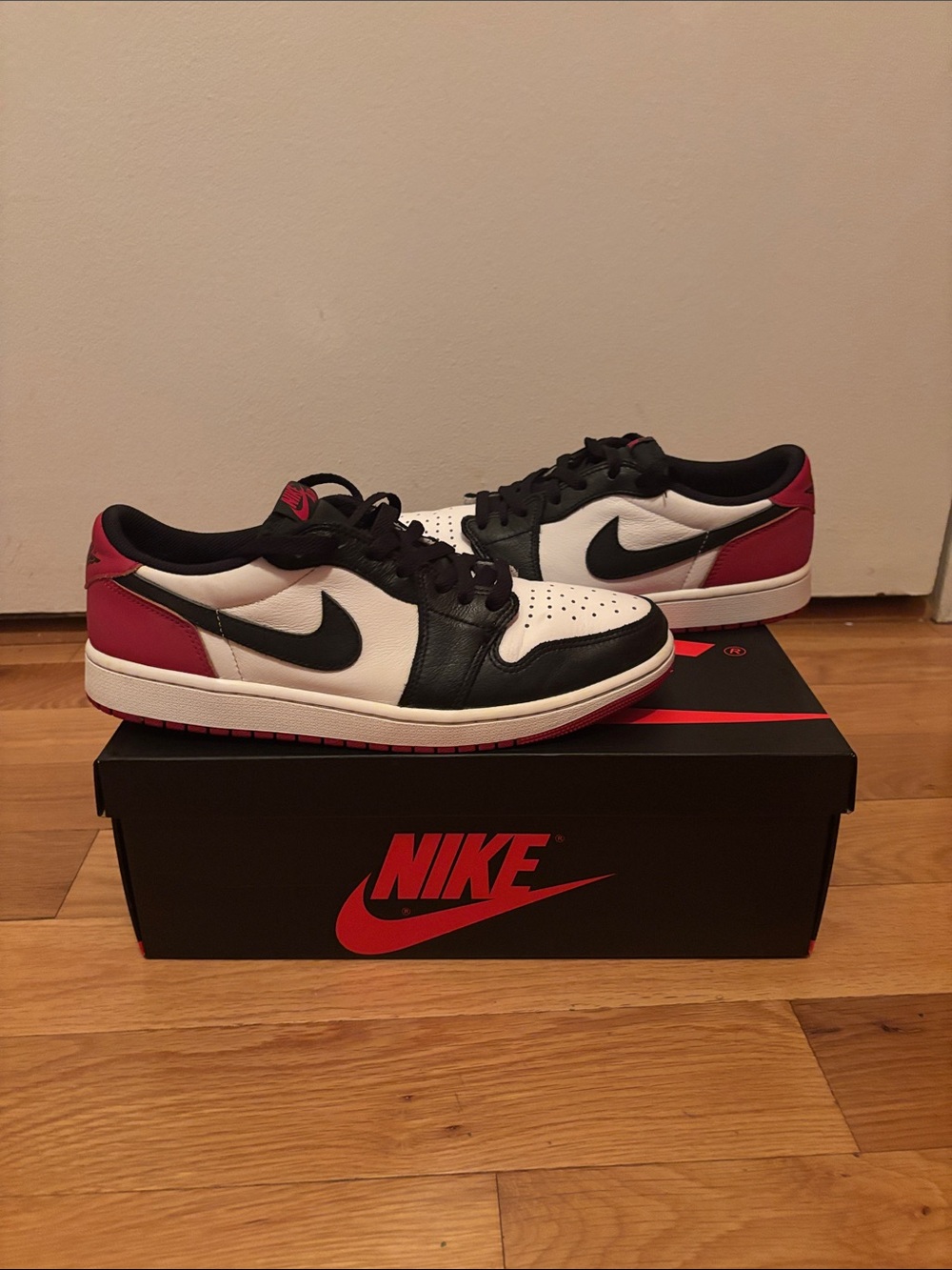 Nike Air Jordan 1 Low - White/Black/Red